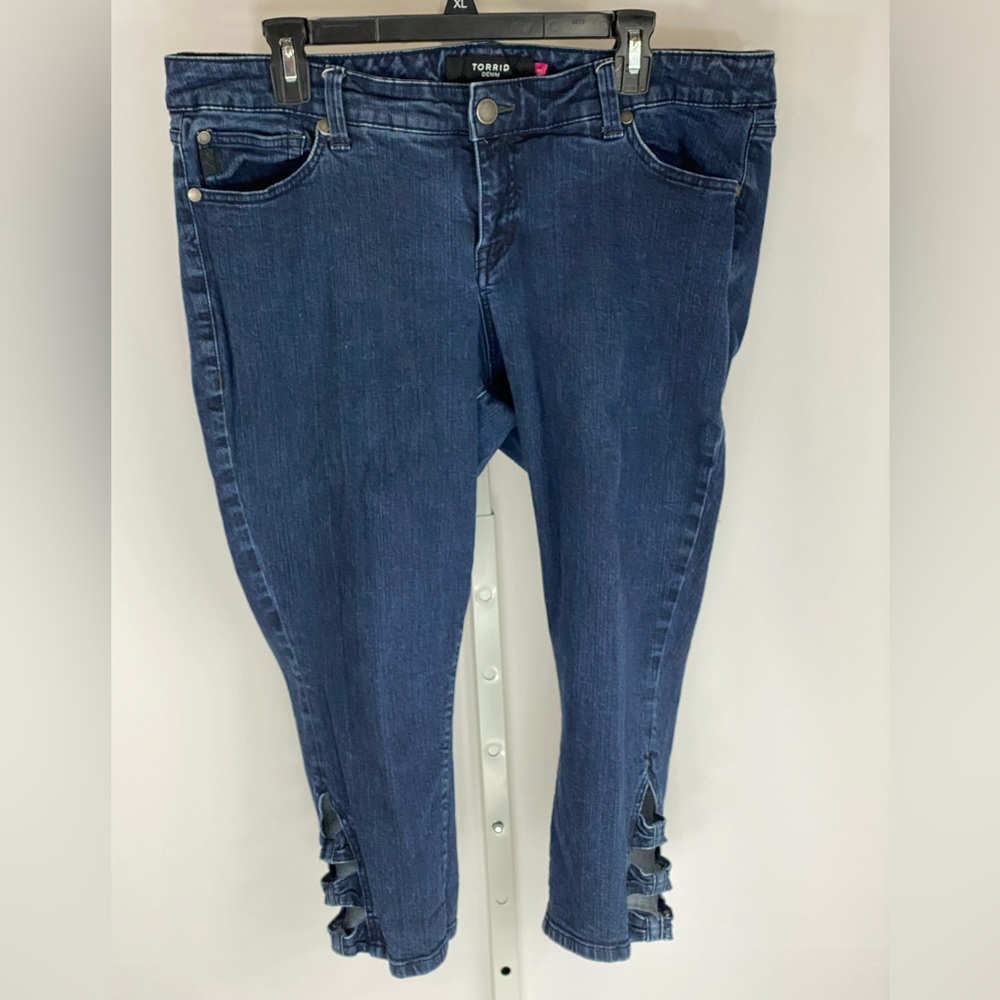 Torrid Cropped Denim Jeans Pants Open Side Detail, says 18 fits like 16